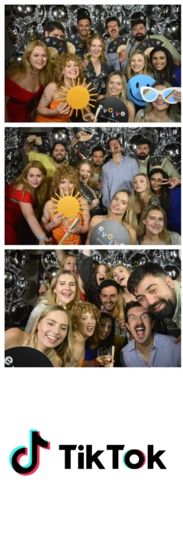 Fotoboo fotomatón para eventos en Barcelona, fiestas privadas, ferias y empresas, fotomatón con IA, videomatón 360 y espejo mágico.