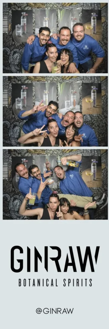 Fotoboo fotomatón para eventos en Barcelona, fiestas privadas, ferias y empresas, fotomatón con IA, videomatón 360 y espejo mágico.