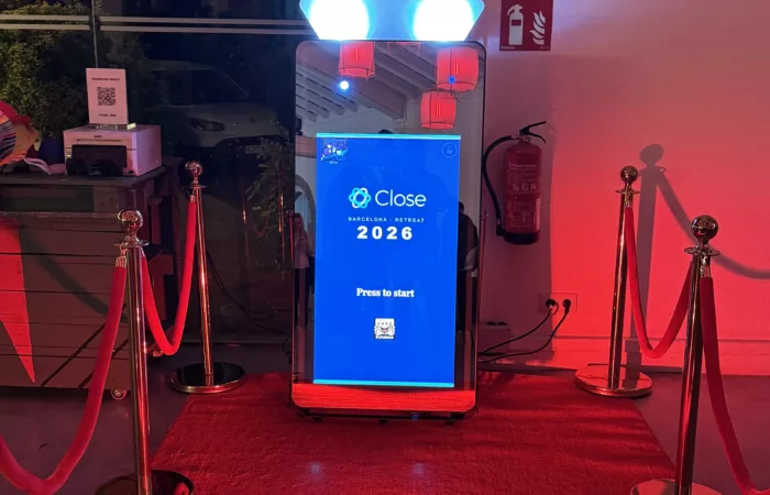 Fotomatón Espejo en alquiler para eventos corporativos en Barcelona