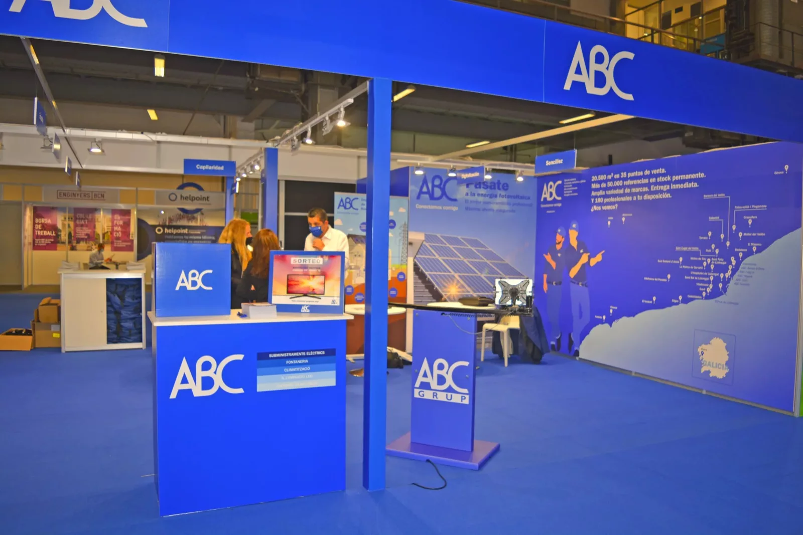 Stand de ABC Grup en la feria Efintec 2021 de Fira de Barcelona, con sus colores corporativos
