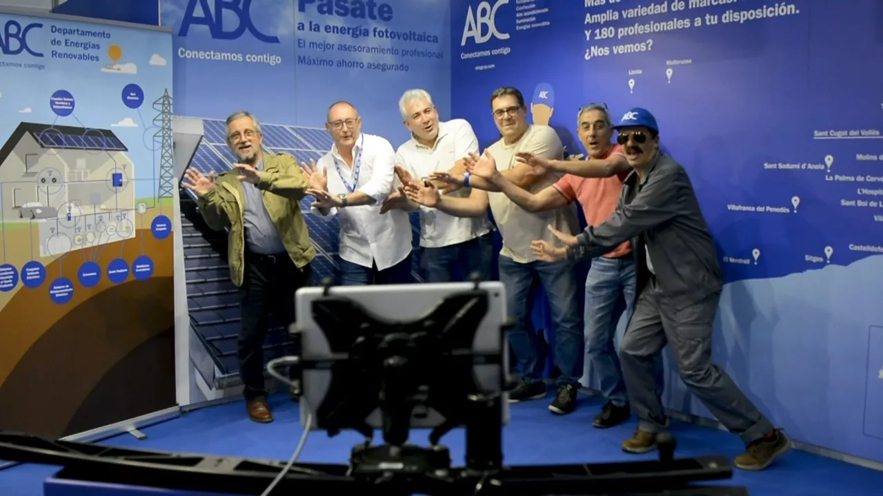 Boomerang con slider en el stand de una feria de empresa